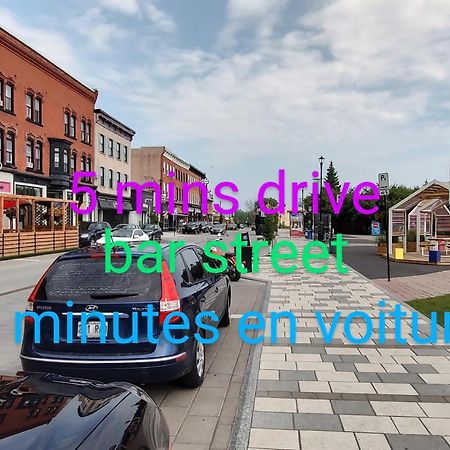 Welcome To Airbnb Saint-Jean-sur-Richelieu Eksteriør billede