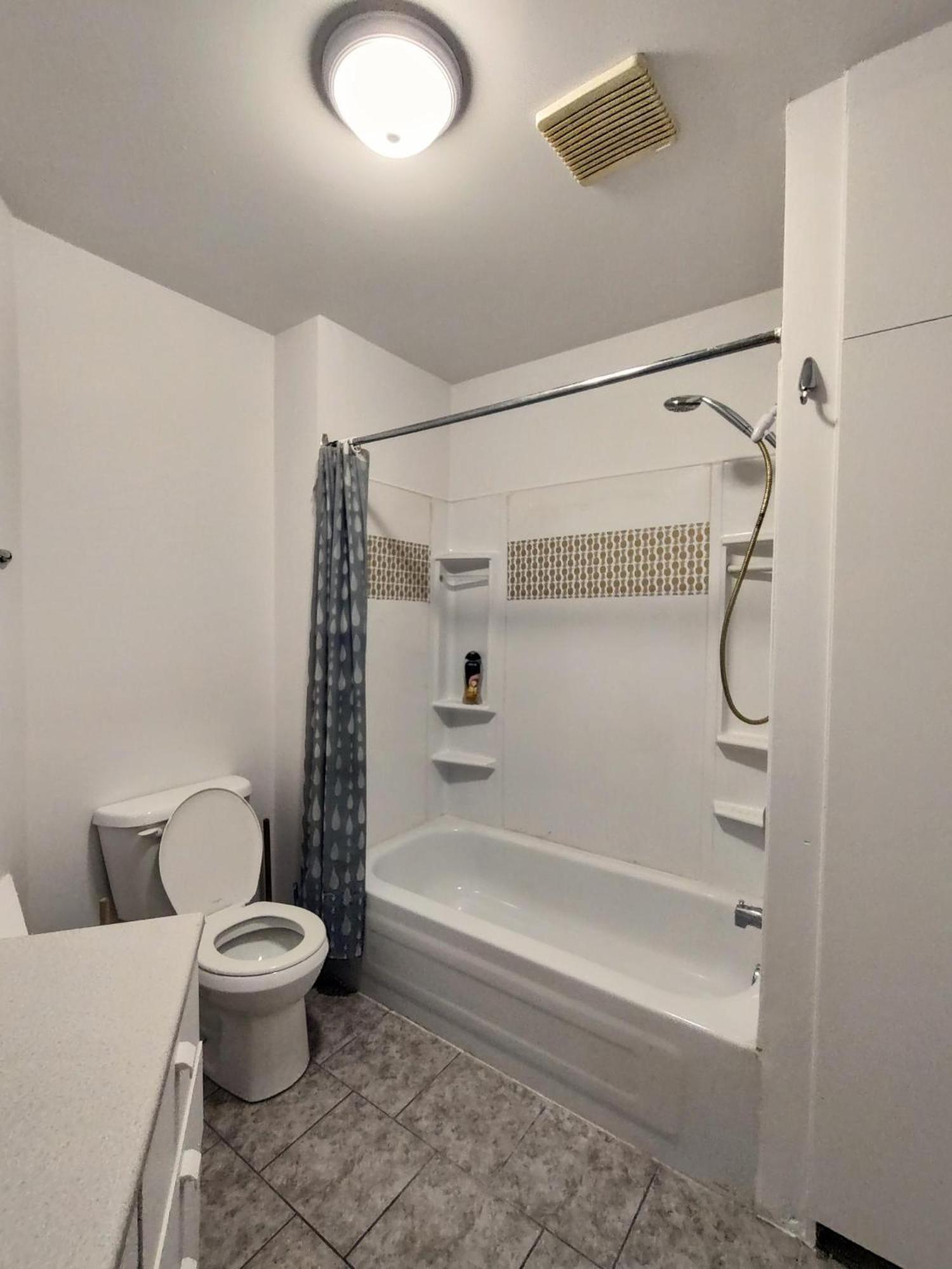 Welcome To Airbnb Saint-Jean-sur-Richelieu Eksteriør billede